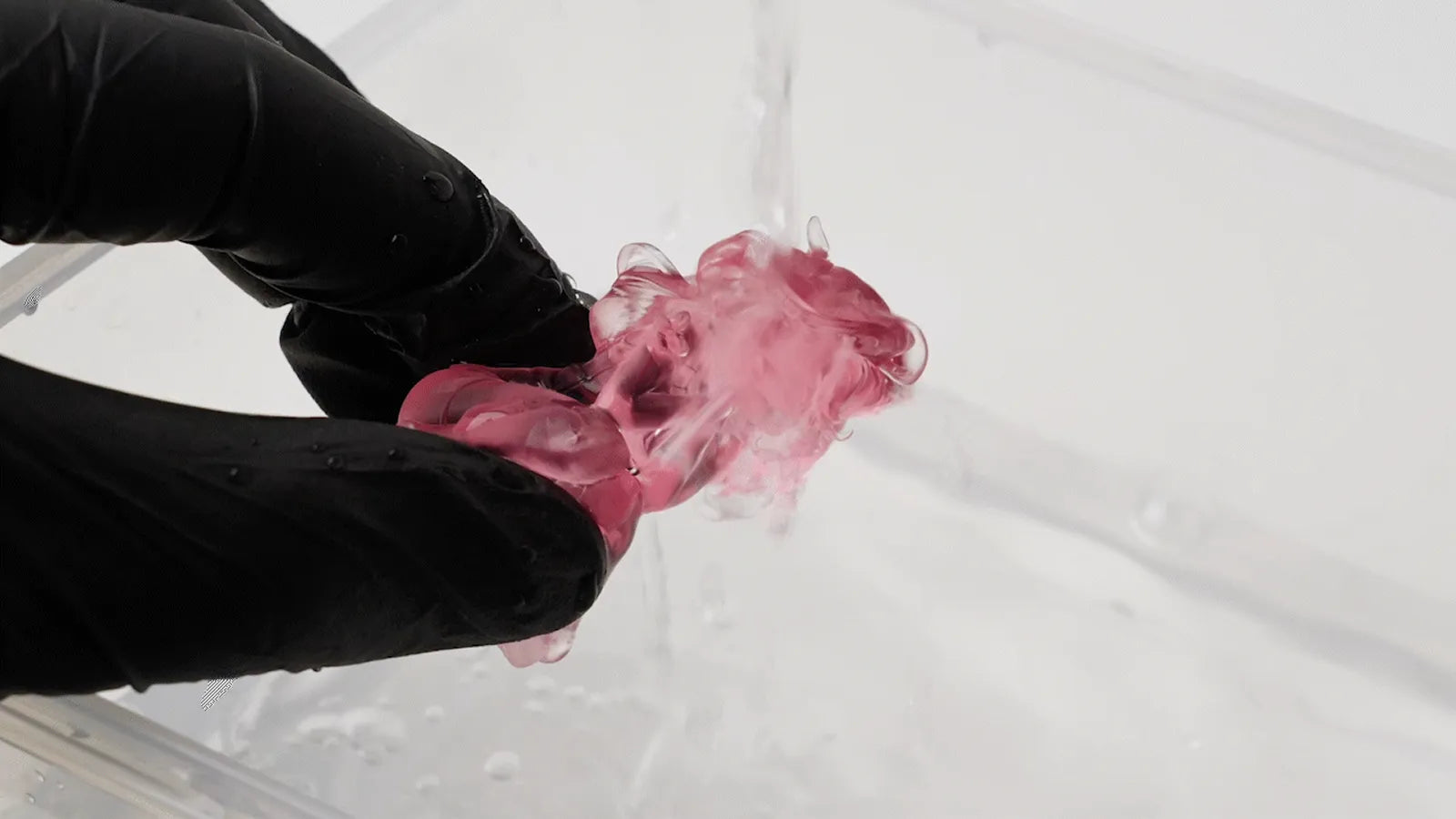 HeyGears PAWW20 water-washable resin cleans in 2 minutes without alcohol