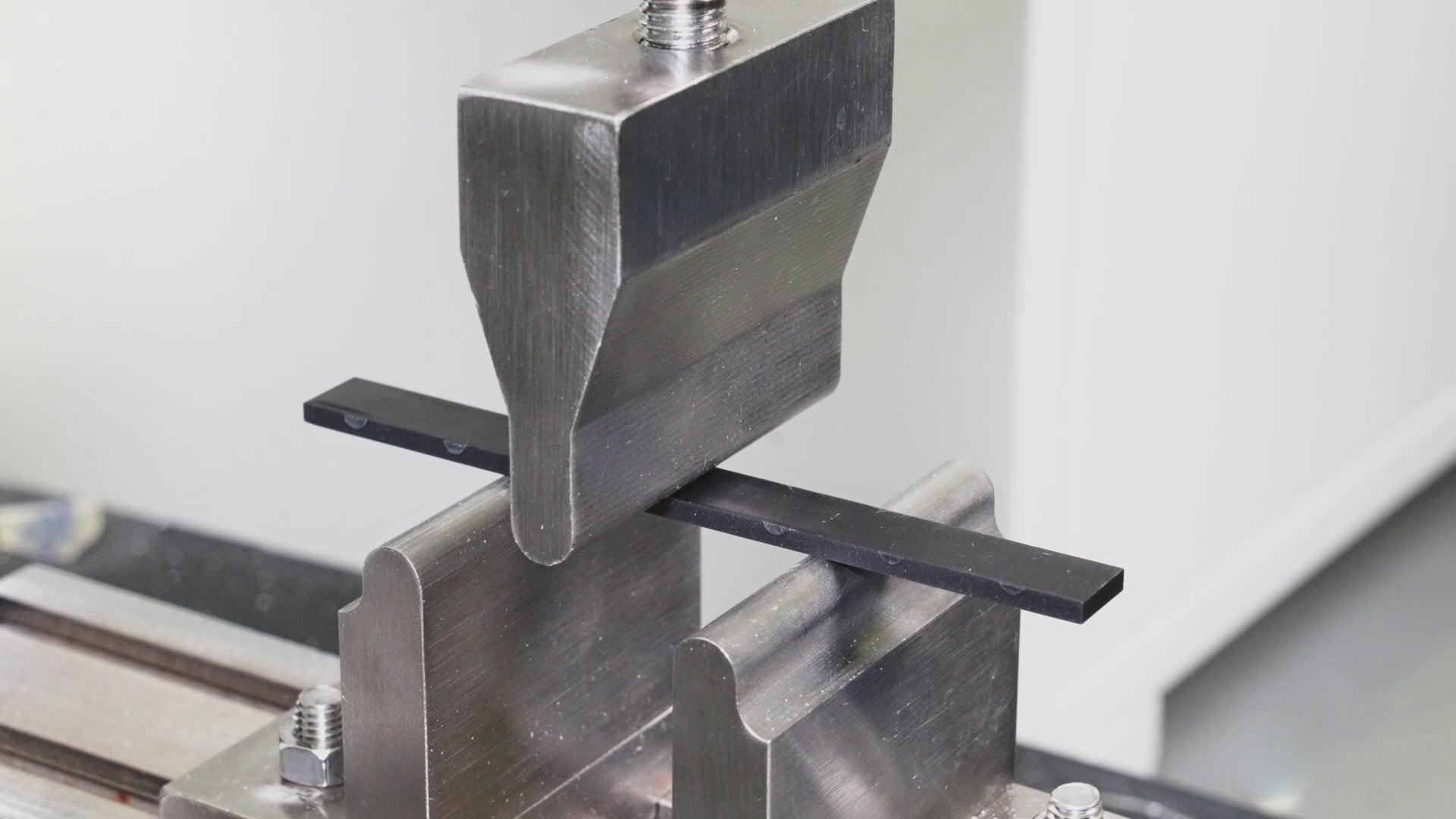 Load video: <p>High Strength and High Toughness Resin</p>