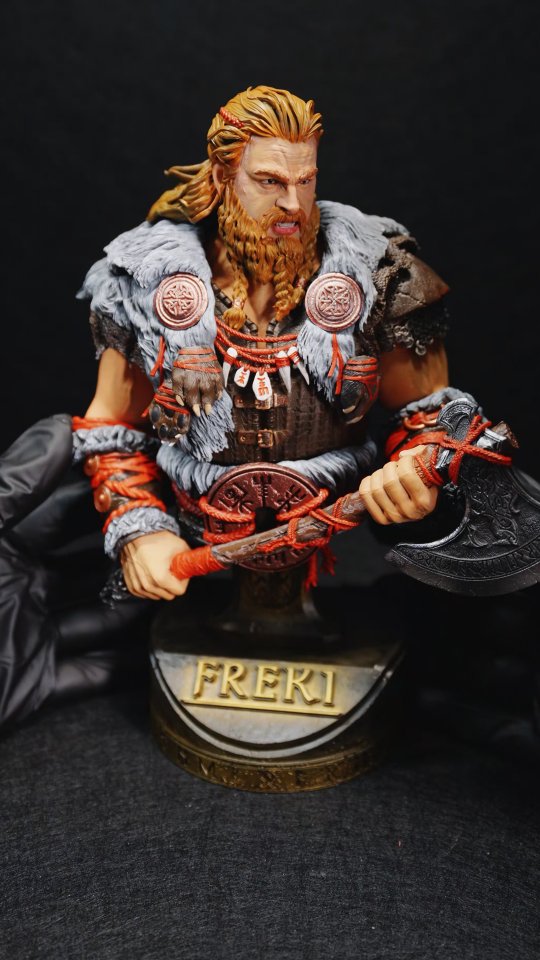 Fresh 3D print incoming! 🔥 This time with Freki, fully resin printed by the amazing crew at
