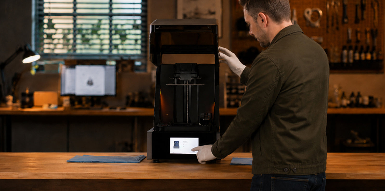 01.Start Faster with Less SetupHeyGears Reflex & RS Series 3D printers are designed for a faster start, with pre-calibrated hardware and guided setup that help you move from unboxing to your first print with less manual setup and calibration.