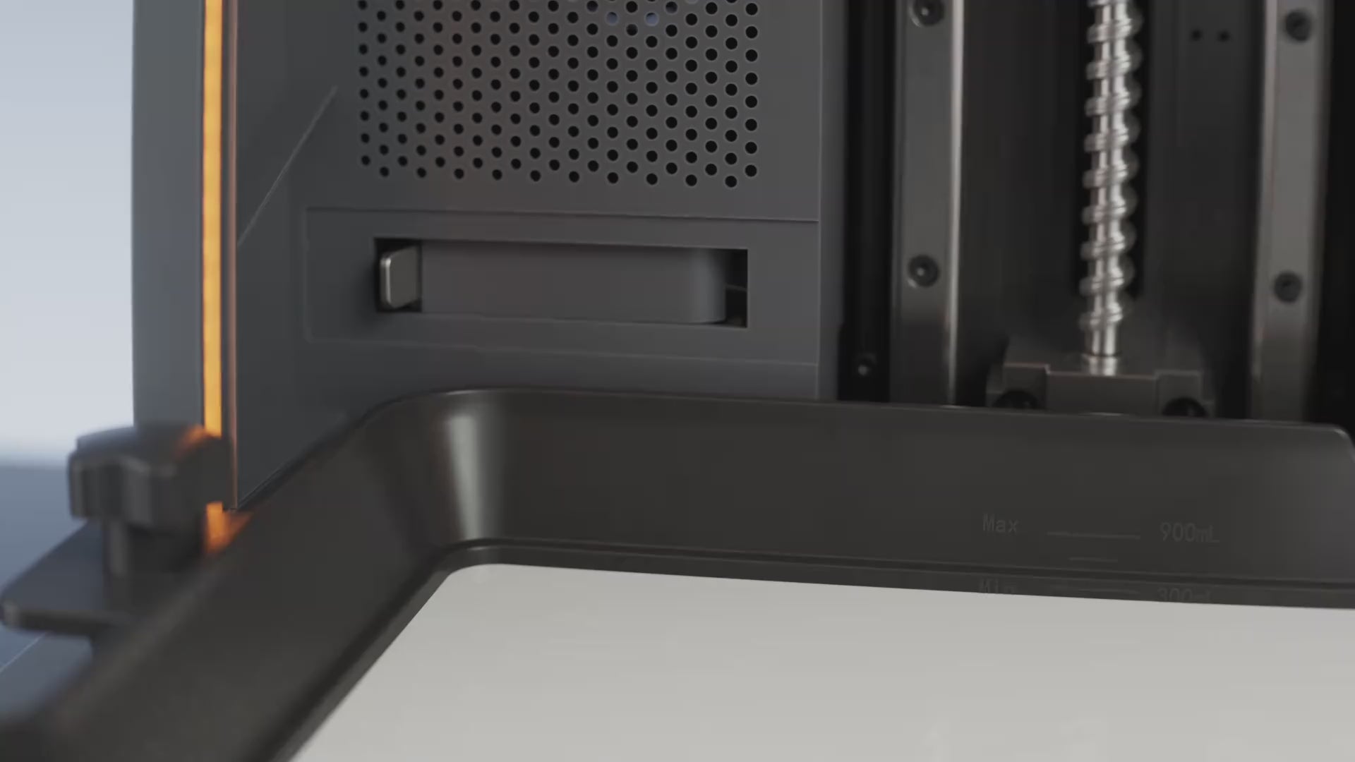 Charger la vidéo: &lt;p&gt;The high-precision ultrasonic sensor measures its distance to the liquid surface, dynamically calculating liquid level height within ±0.5 mm accuracy. This enables precise assessment of resin supply for printing, triggering automatic resin refill and reducing the need for manual intervention.&lt;/p&gt;&lt;p&gt;&lt;br/&gt;*Please replace the resin bottle&#39;s push-button with the one thatcomes with the Reflex 2 Pro 3D printer package for quicker resin auto-refill speed.&lt;/p&gt;